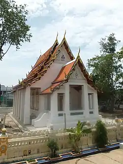 Wat Chaiyaphrueksamala, the prominent local temple