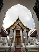 Through the gate of the temple and the front of the Phra Viharn Luang