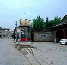 The Zhoucheng Mosque, also known as Dongping Mosque, was initially constructed during the Ming Dynasty and is now a city-level cultural relic protection unit.