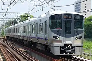 A six-car 225-5100 series set in July 2017