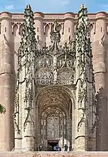 The late Gothic portal (early 15th c.)