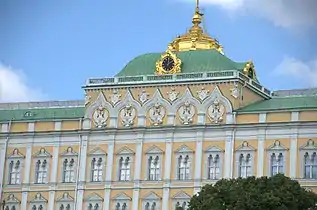 Coat of arms of Russia restored to the upper arches following the dissolution of the Soviet Union