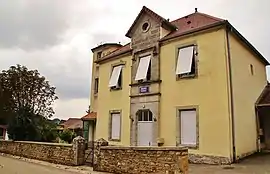 The town hall in Chilly-sur-Salins