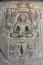 Cave 11, Jain reliefs