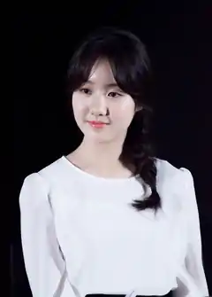 Jin Ji-hee wearing white shirt in 2016