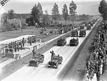 Respectful crowd at motorcade in Canada (1945)