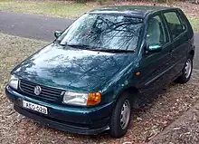  Front-three-quarter view of a small five-door car with a two-box body style fitted with door mirrors, flush headlamps, and body-coloured bumpers.