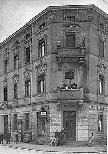 The tenement in the 1910s