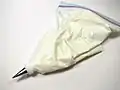 Pastry bag with convenience closure