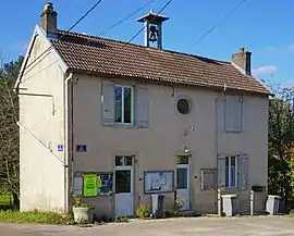 The town hall in Tressandans