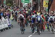 The bunch sprint for Stage 4 in Newark-on-Trent