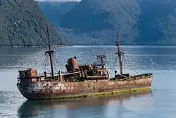 Wreck of the Capitan Leonidas serves as a warning for the submerged Bajo Cotopaxi (Cotopaxi Bank) in the Messier Channel.