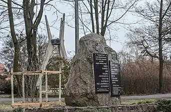 Memorial stone and plaque to Leszek Biały