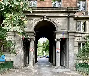 Stalinist Ionic columns of the Colonels' Quarter (Șoseaua Panduri no. 60-62), Bucharest, 1950–1960, by I.Novițchi, C.Ionescu, C.Hacker and A.Șerbescu