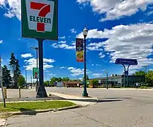 7 Eleven and Comerica Bank on Allen Road