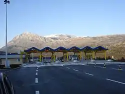 Six lane toll plaza