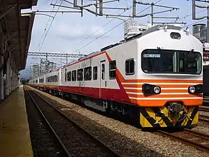 An EMU1200 at Taichung Station
