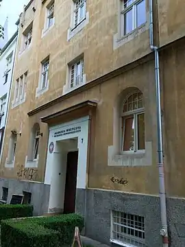 Gate and facade on Staszica street
