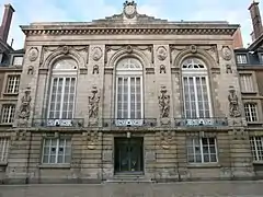 Façade of the former theatre of Amiens, bank Rue des Trois-Cailloux.