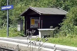 Side platform and wooden shelter