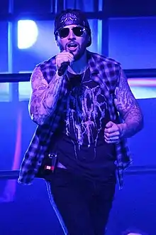 Shadows performing with Avenged Sevenfold in 2017