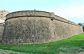 Orillon in the west zone, defensive walls, embrasures and bartizan