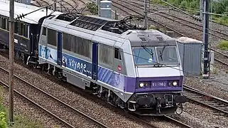 BB 26163 wearing the “En Voyage” livery.