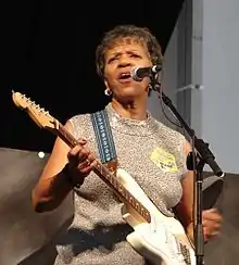 Lynn on stage at the New Orleans Jazz & Heritage Festival, 2008