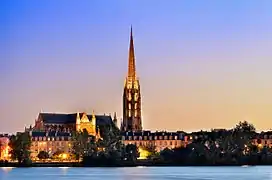 By night, view from the river Garonne