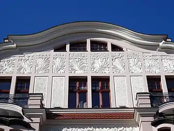 Frieze elements