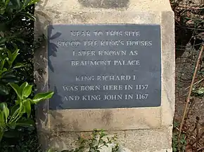 The plaque noting the site of Beaumont Palace.