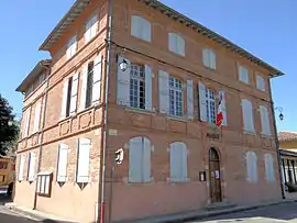 The town hall in Bioule