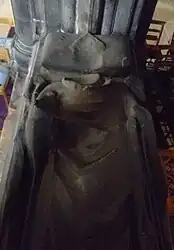 Defaced effigy on the tomb of Bishop Robert Wishart