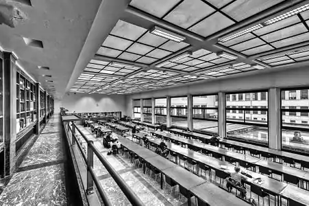 Large reading room seen from mezzanine (2012).