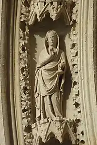Surviving sculpture in south voussoirs (14th century)