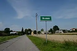 Road sign leading to the village of Bródek