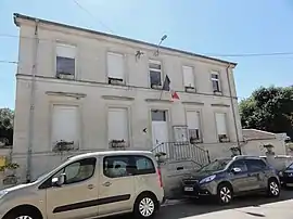 The town hall in Brauvilliers