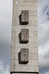 Emblems on the Brest war memorial