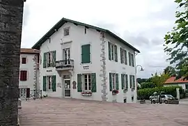 The town hall of Briscous