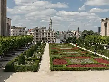 The garden of the Mont des Arts during the day