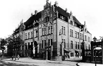 The administrative house in 1906