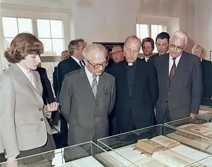 Reopening of the Wartburg, Honecker (2nd from l.) and Leich, 1983