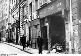 A Jewish-owned shop in the Marais, wrecked in May 1941 (Bundesarchiv)