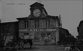 The town hall in Charmont