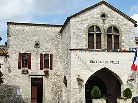 The town hall in Castillonnès