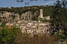 Panoramic view of Catino with the Longobard fortress in background