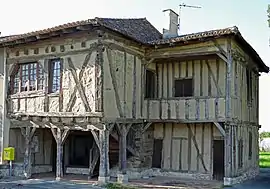 A timbered house in Cavarc
