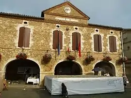 The town hall in Cazaubon