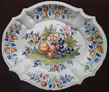 Ceramic dish from Lodi, Italy, with fruit decoration, Coppellotti factory, 1740 circa