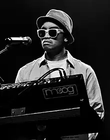 Hugo performing with N.E.R.D. in July 2009